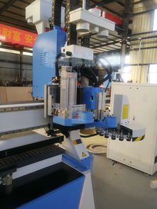 數(shù)控排鉆換刀開(kāi)料加工中心多少錢(qián)一臺(tái),柜體門(mén)板生產(chǎn)設(shè)備報(bào)價(jià)